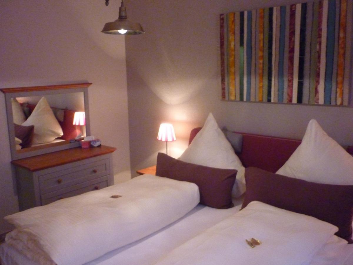 Zu Jeddelohs Lodge Hotel Gladenbach Exteriör bild